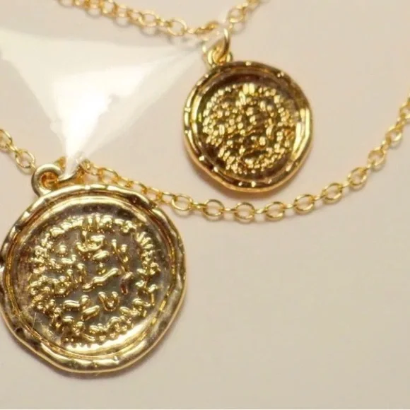 Amber Sceats Layered Gold Coin Pendant Necklace - Picture 7 of 9